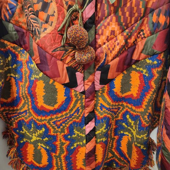 Farm Rio Oversized Tapestry pineapple puffer poncho size medium - Picture 7 of 10
